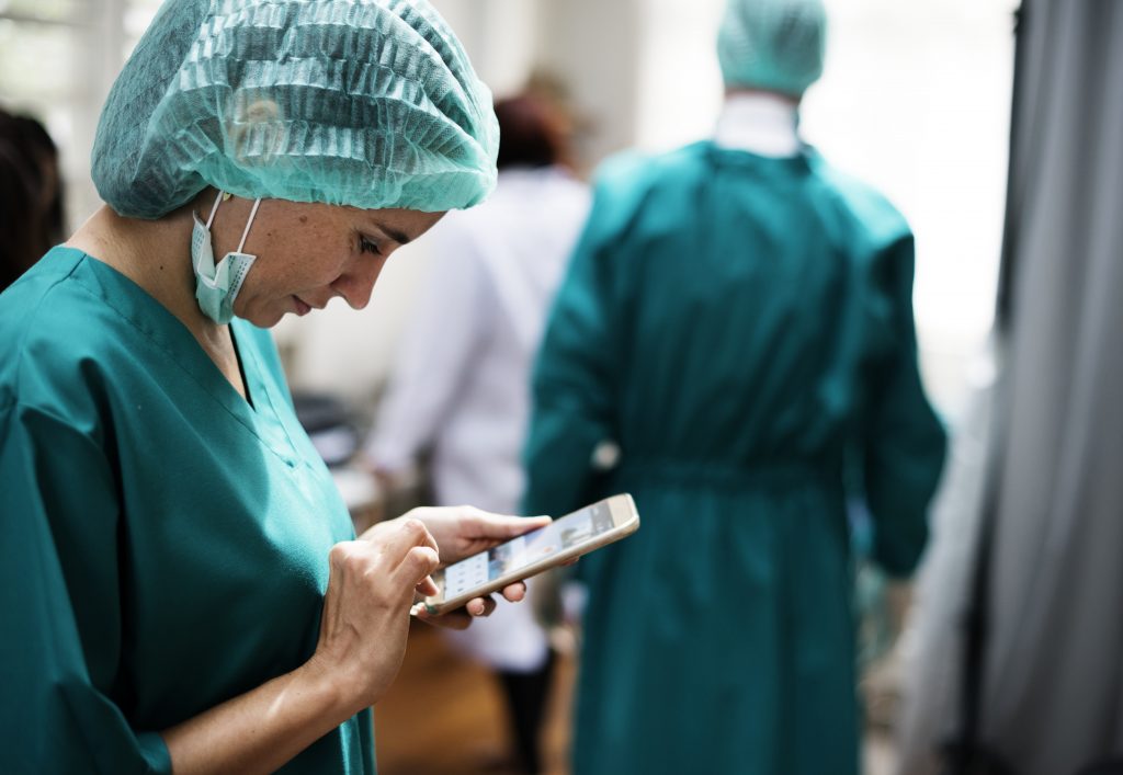 Mobile Charge Capture vs Traditional Methods Physicians Need to Know